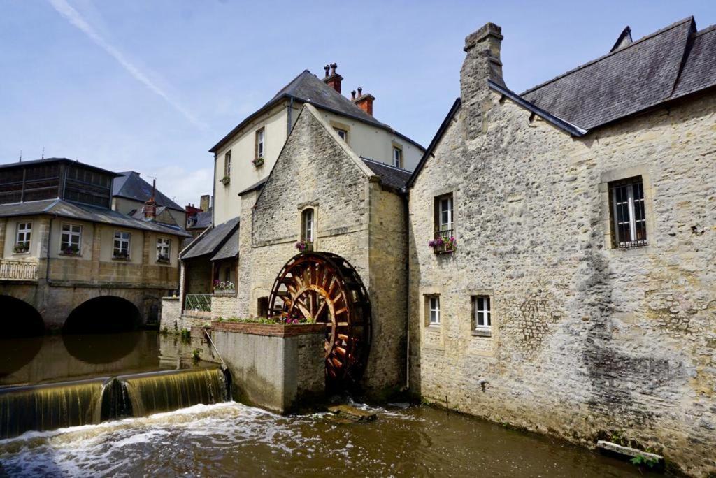Le Bourg Bed & Breakfast Asnieres-en-Bessin Exterior photo