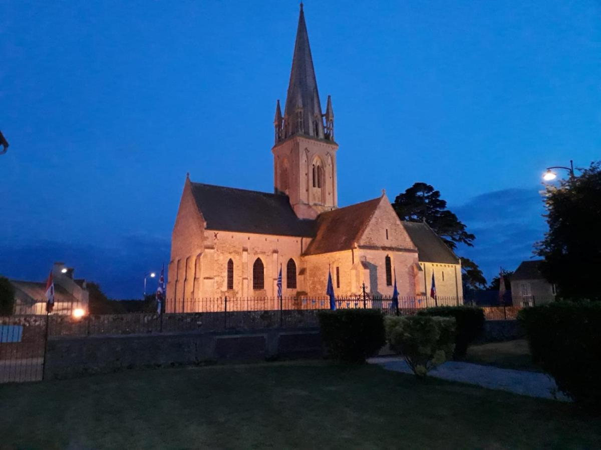 Le Bourg Bed & Breakfast Asnieres-en-Bessin Exterior photo