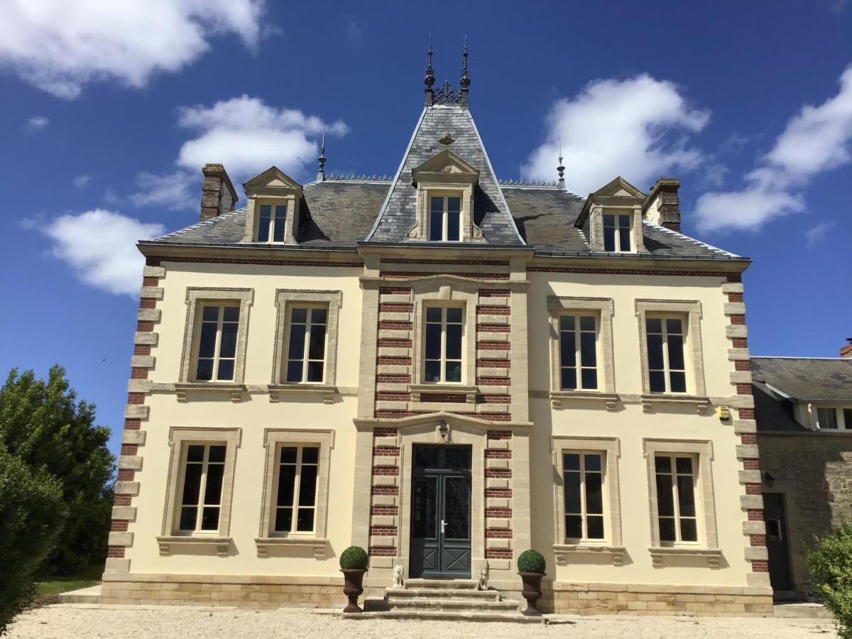Le Bourg Bed & Breakfast Asnieres-en-Bessin Exterior photo